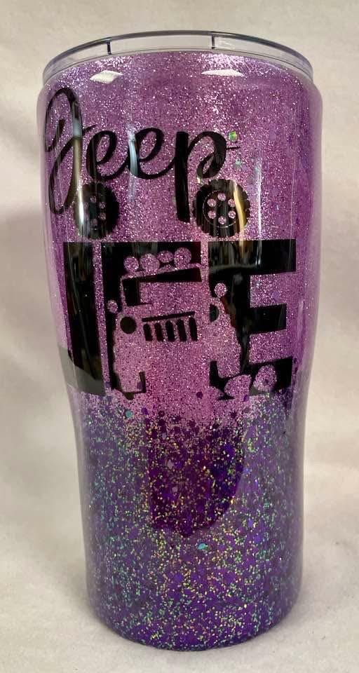Enjoy a hot or cold beverage in this 20 ounce Tumbler
